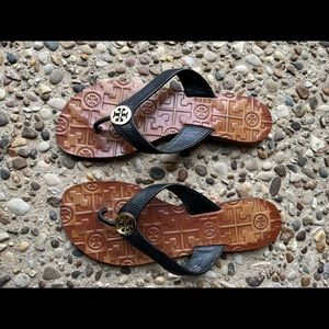 Tory burch black flip flops size 7
